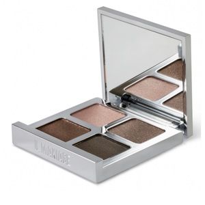 IL Makiage eye shadow palette